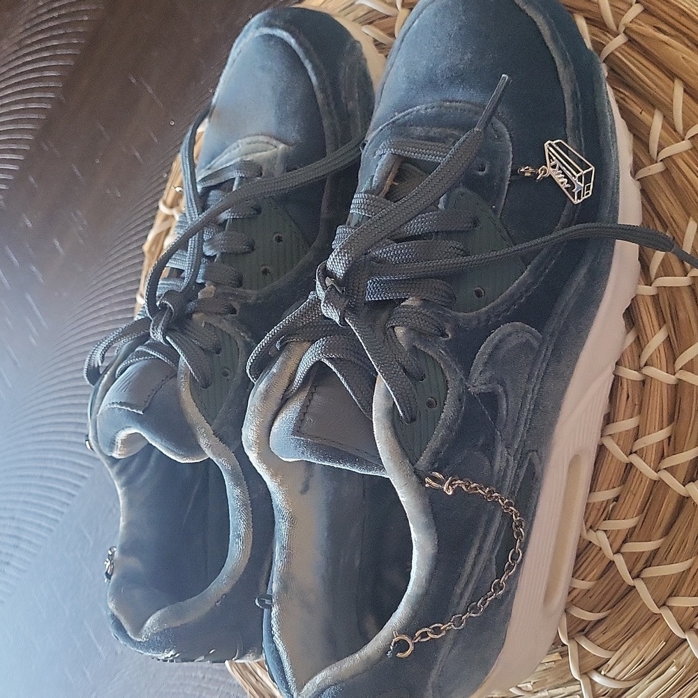 Nike Blue Velvet Air Max Sneakers WO's 7  LNC